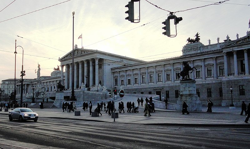 DSC01104 01.JPG - A Parlament